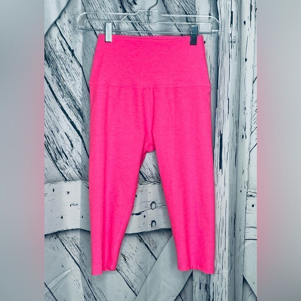 Beyond Yoga Leggings Below Knee Length Pink Size S